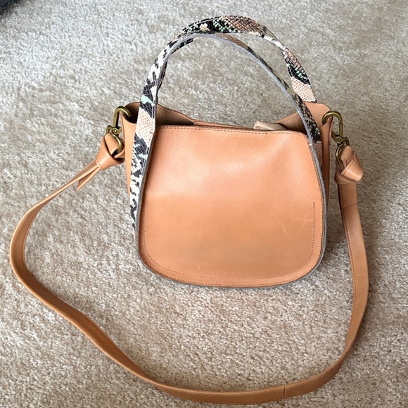 Madewell Sydney Crossbody Bag: Snake Embossed Leather Edition - light brown - Picture 6 of 8